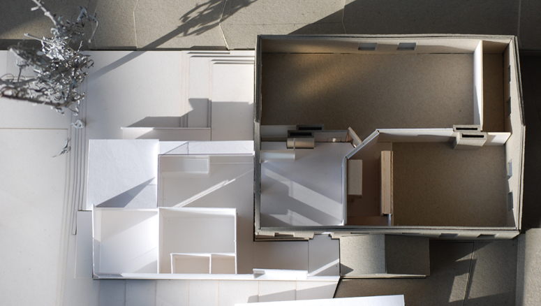 148 physical theatre model